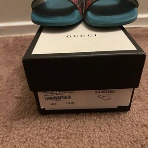 Kids Gucci slides